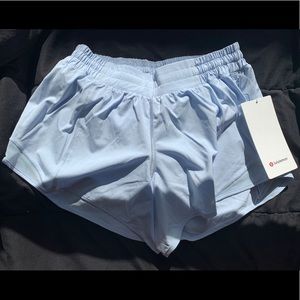 **SOLD** NWT Lululemon Hotty Hot Shorts 4”